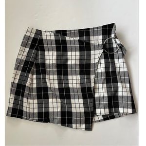 AF Studio Juniors Black and White Plaid Mini Skirt Size 9